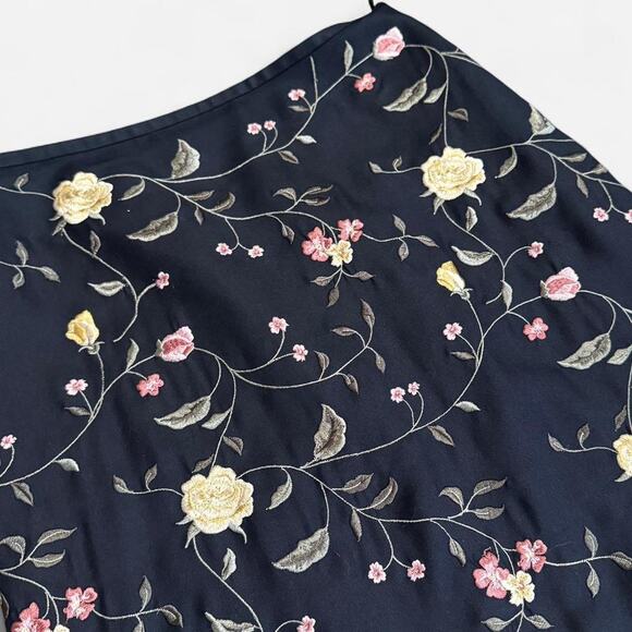 VTG 90s Petite Sophisticate Black Multicolor Floral Embroidered Silk Mini Skirt - Picture 6 of 7